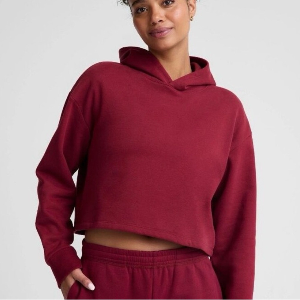 Beyond Yoga Happiness Cropped Hoodie
Color: CALMT
Size: Small